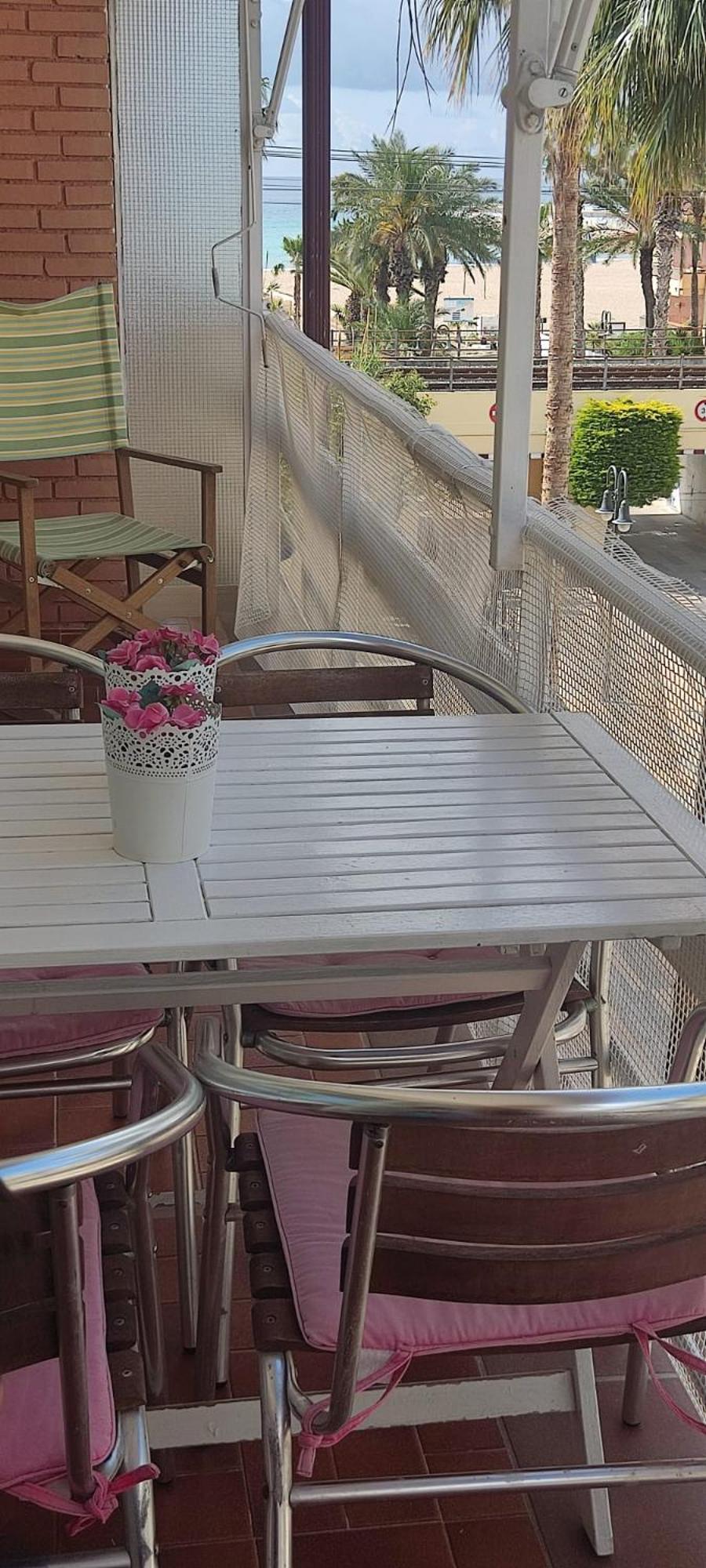 ENCANTADOR apartamento frente a la playa de Bara Roda de Berà  Exterior foto