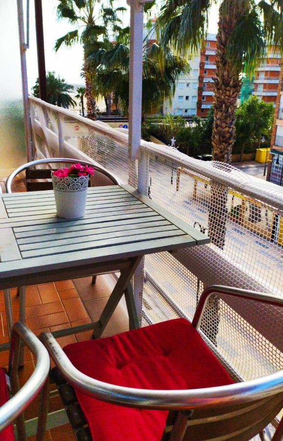 ENCANTADOR apartamento frente a la playa de Bara Roda de Berà  Exterior foto